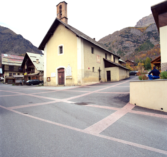 Vue générale côté façade.