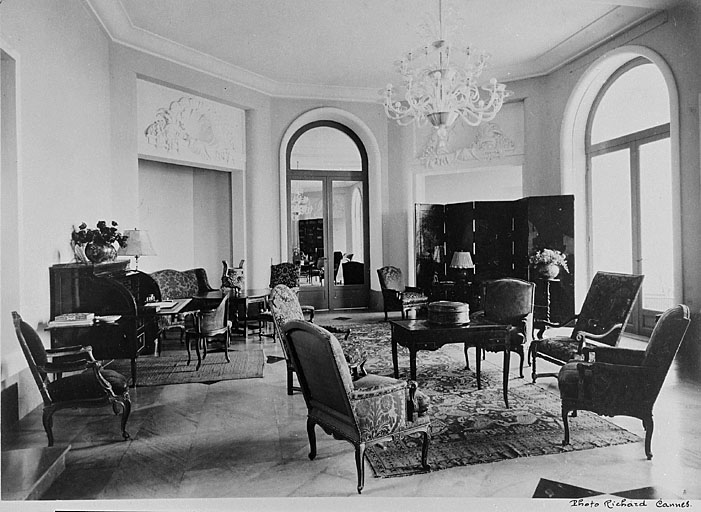 [Château Thorenc après ultimes transformations. Le hall-salon.], vers 1932.