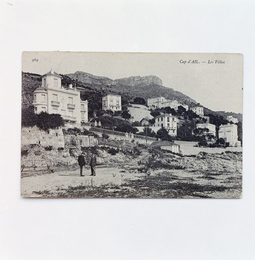 Cap-d'Ail - Les villas. [Vue partielle du lotissement Mala, depuis la promenade du bord de mer.] Vers 1905.