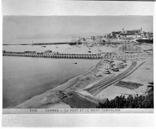 Cannes. Le port et le Mont Chevalier, [vers 1910].