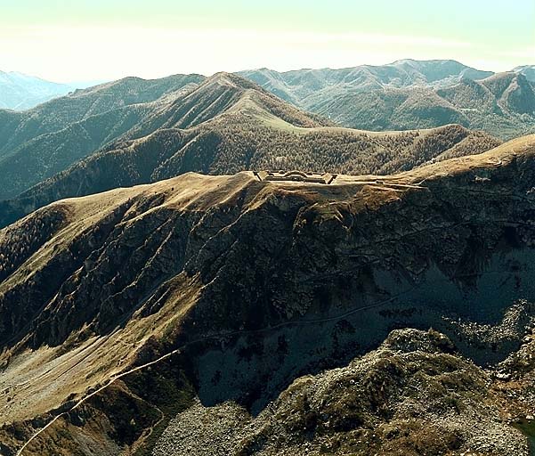 Vue aérienne de situation prise du nord.