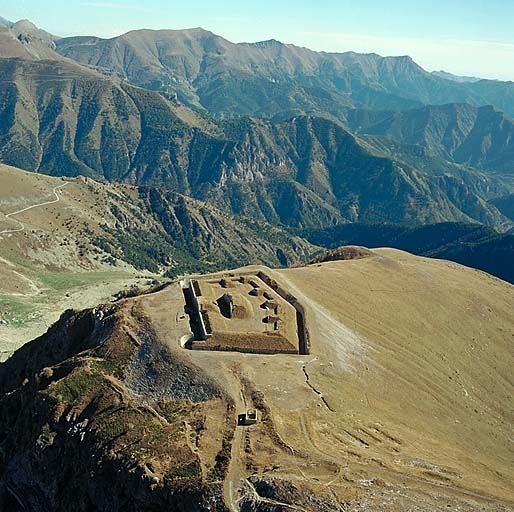 Vue aérienne prise de l'ouest.