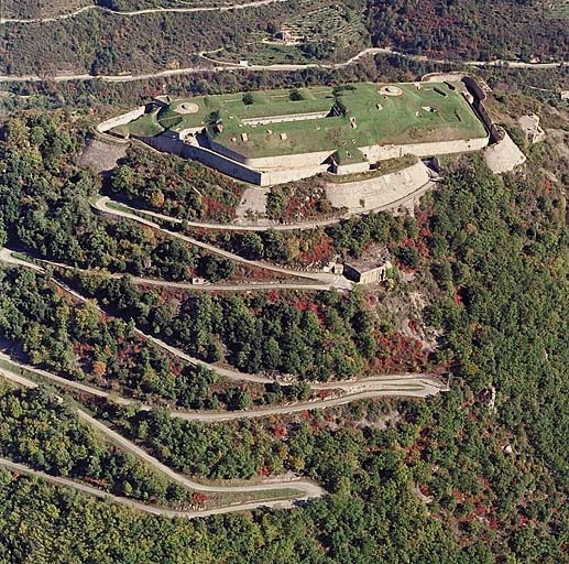 Vue aérienne prise de l'ouest.