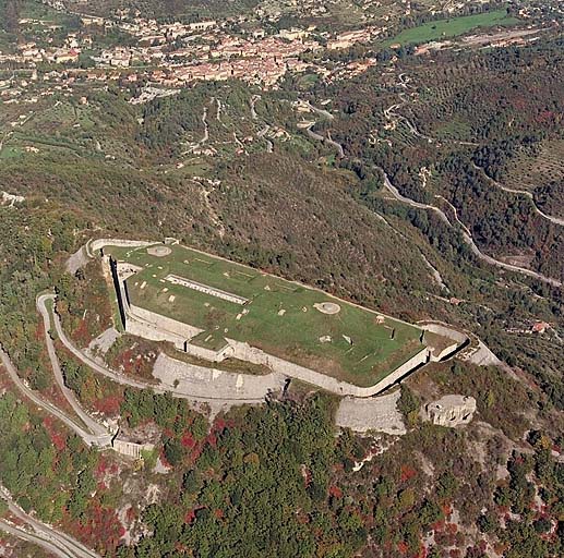 Vue aérienne, prise du sud-ouest.