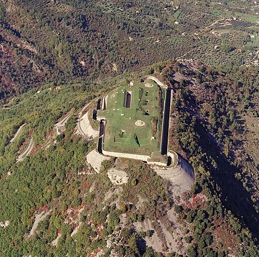 Vue aérienne prise du sud.