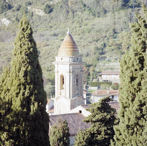 Vue du clocher, prise du sud-est.