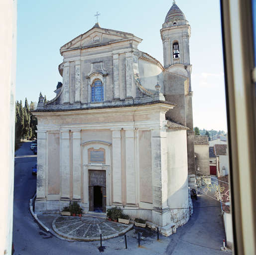 Vue de la façade principale nord.