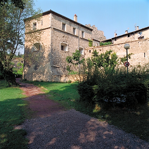 Tour 20. Tour bastionnée 20 vue du sud est. ; Tour 20. Tour bastionnée 20 vue du sud est.