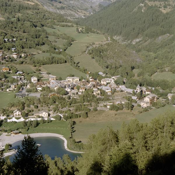 Vue d'ensemble depuis le sud-ouest.