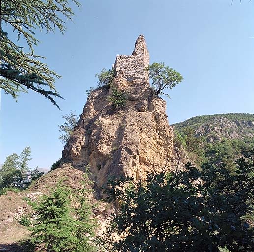 Pseudo tour trapézoïdale, vue du sud-est.