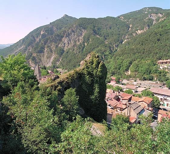 Tourelle de l'arête nord-ouest, vue plongeante au nord.