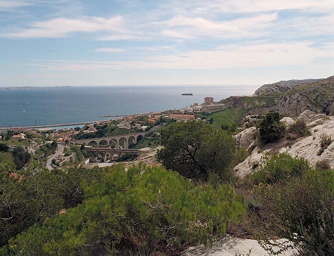 Panorama sur la baie de Marseille, avec l'Estaque en premier plan, depuis les Piches.