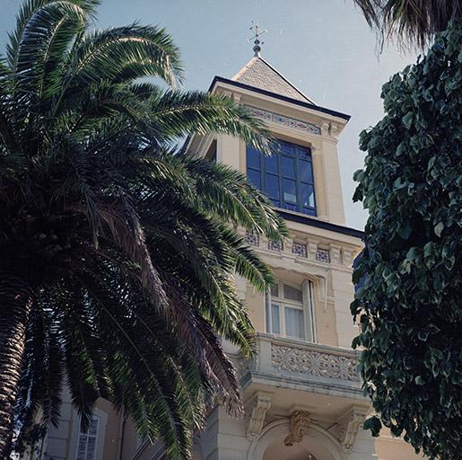 Façade sud. Belvédère.
