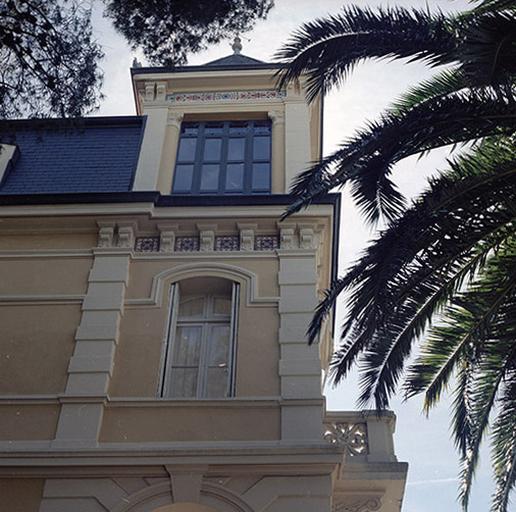 Tour belvédère prise du sud-ouest.