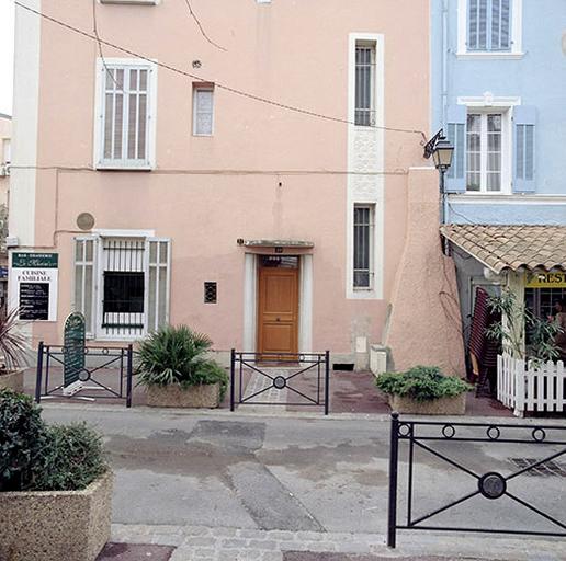 Elévation antérieure. Décor de la travée de la cage d'escalier.