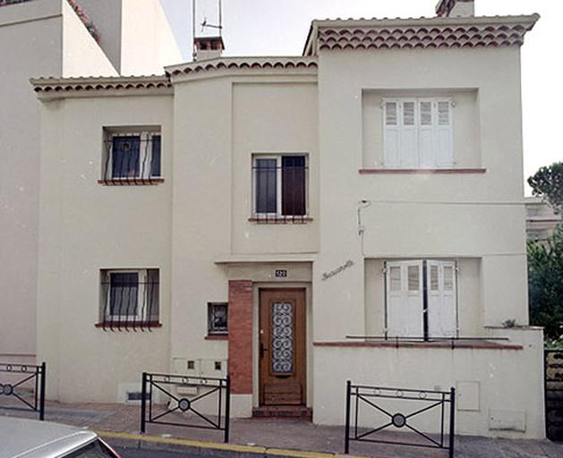 Façade sur rue.
