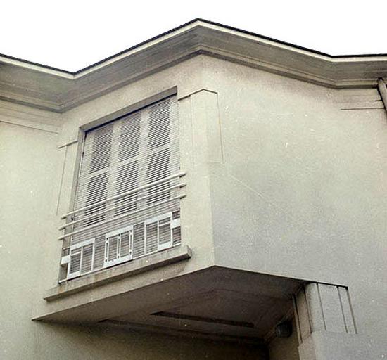 Elévation sud. Fenêtre.