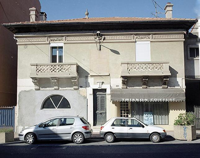 Maison datée 1912. Façade sud.