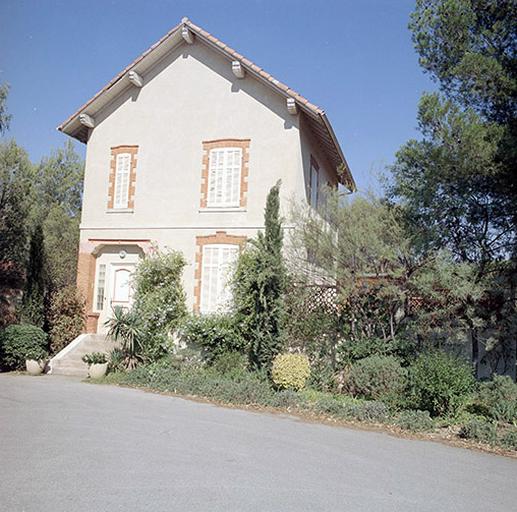 Maison de jardinier. Vue prise du sud.