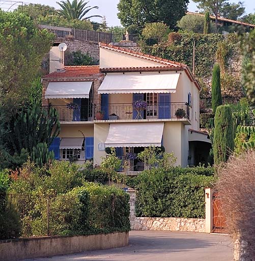 Vue d'ensemble de la façade sud.