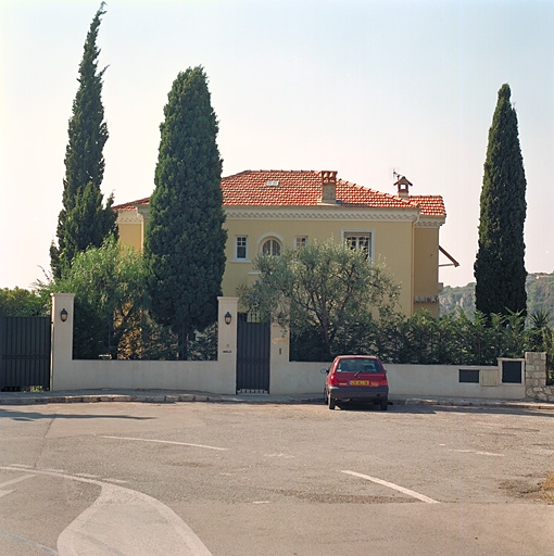 Vue d'ensemble de la façade nord.