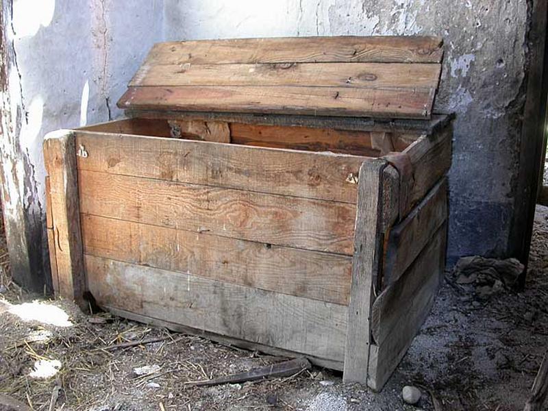 Bâtiment bas. Deuxième étage de soubassement : coffre à provision.