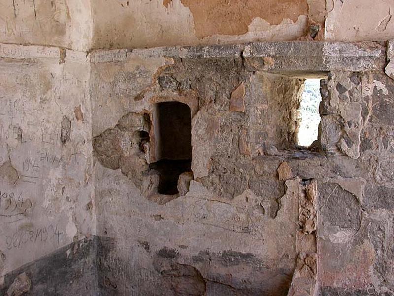 Abside. Mur sud. Niche et fenêtre
