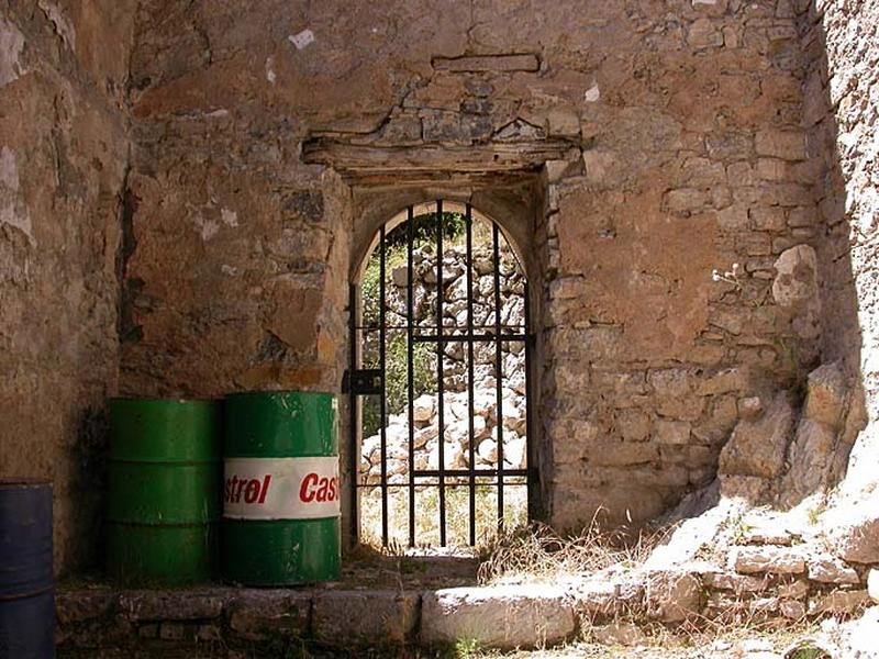 Nef. Mur ouest. porte
