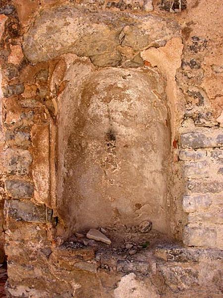Nef. 2e travée. Mur sud. Niche