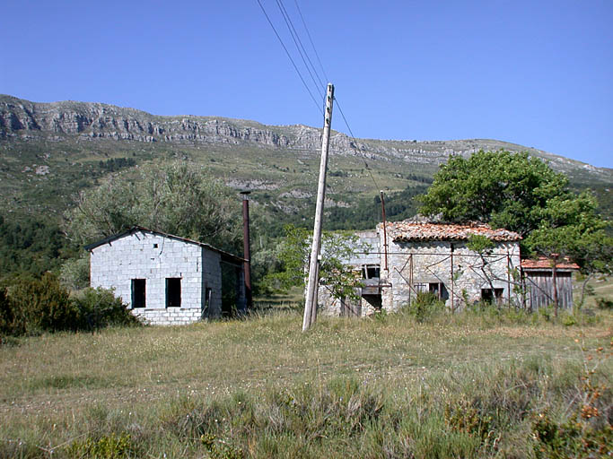 Vue d'ensemble prise du sud.