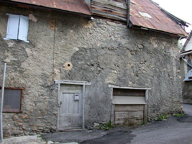 Ferme de type IIC1. Elévation nord : l'entrée du logis et de l'étable.