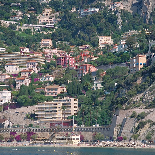 Villefranche-sur-Mer. Vue partielle d'un lotissement réalisé entre 1890 et 1910, à proximité de la Gare, dans le quartier Malariba.