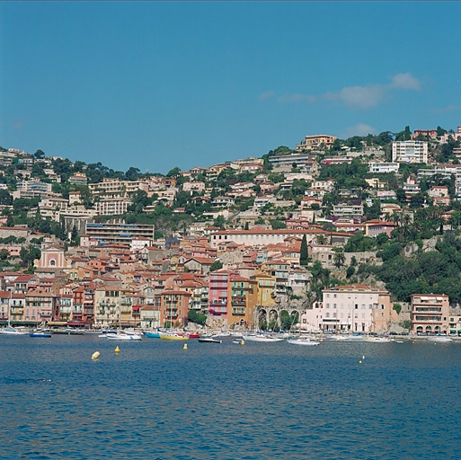 Villefranche-sur-Mer. Vue d'ensemble des quartiers La Ville et Corne d'Or Sud.