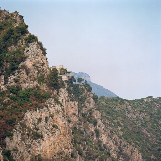 Vue de situation depuis le sud-est.