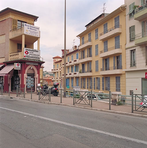 Vue d'ensemble de la façade nord.