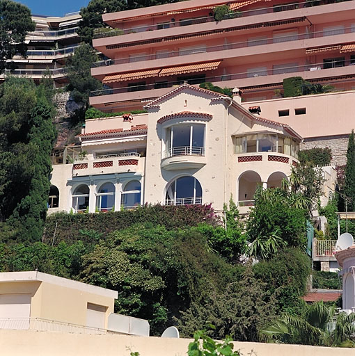 Vue d'ensemble de la façade sud.