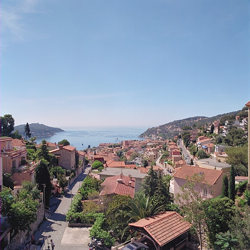 Vue d'ensemble de la partie est du lotissement situé dans le quartier La Barmassa, depuis l'ouest.