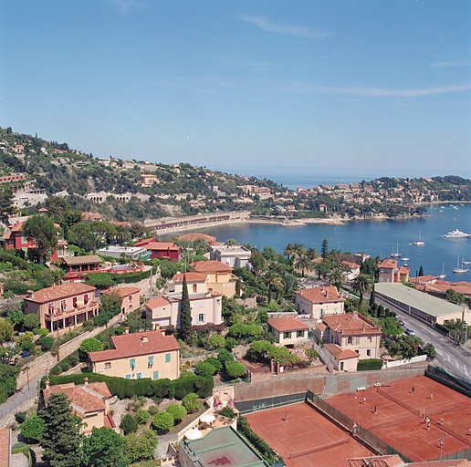 Vue d'ensemble de la partie est, depuis l'ouest.