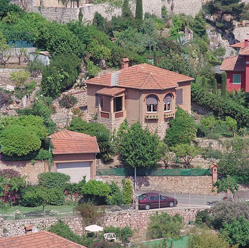 Ensemble de villas régionalistes, construites dans le lotissement La Barmassa, dans le 1er quart du 20e siècle.