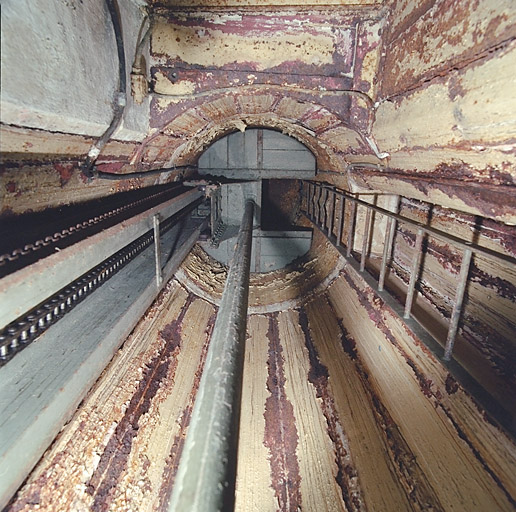 Bloc d'entrée 1, vue zénithale du puits de la cloche GFM.
