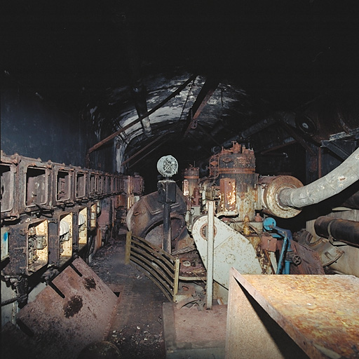Centrale électrique ou usine de l'ouvrage.