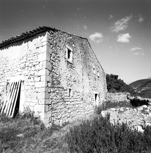 Vue d'ensemble, depuis le nord-est.