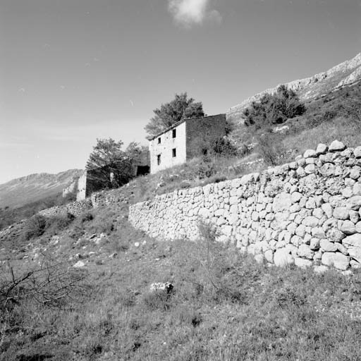 Vue de situation, depuis le sud-est.