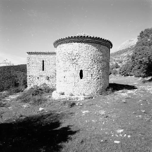 Le chevet, vue d'ensemble depuis l'est.