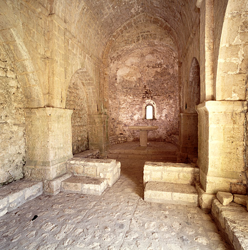 Intérieur : vue générale, depuis l'ouest.