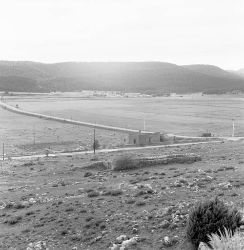 Le Plan du Peyron. ; Vue de situation, depuis le nord-est.