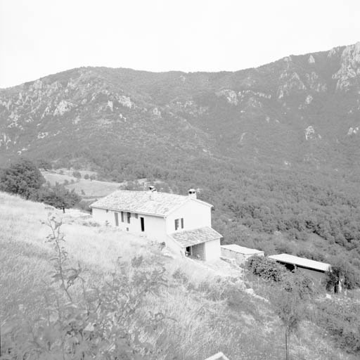 La ferme, vue d'ensemble depuis le nord-est.