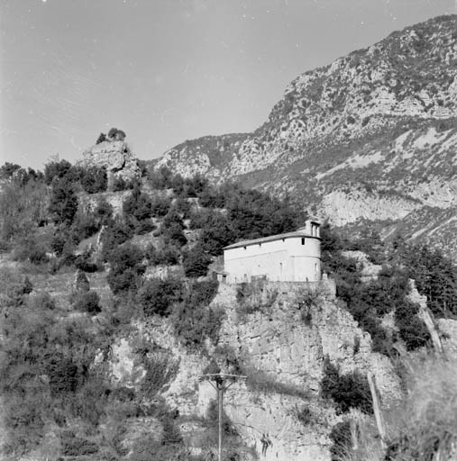 Vue de situation depuis le sud-est.