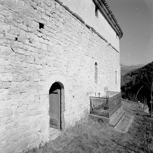 L'élévation sud, vue du sud-ouest.