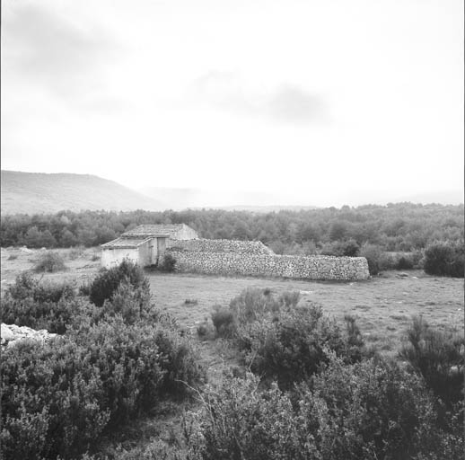 Vue de situation depuis le nord.